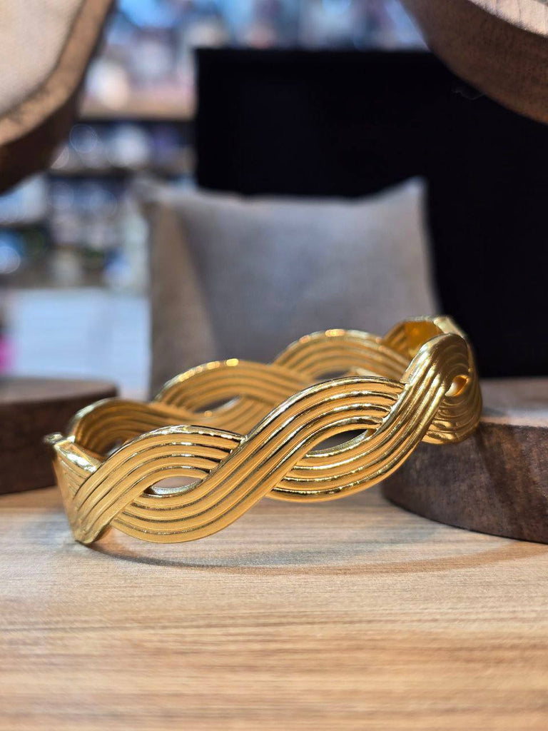 اساور stainless steel ✨
السعر ١٠٠🔥🔥
