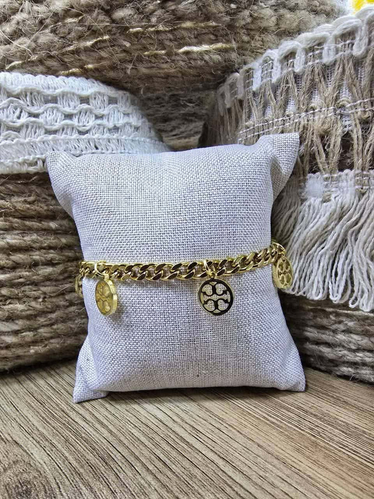 انسيال stainless steel ✨
السعر ٨٠🔥🔥 صليب