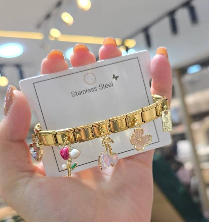 Stainless_steel Italian breclets ✨
السعر ١٠٠🔥🔥ورد