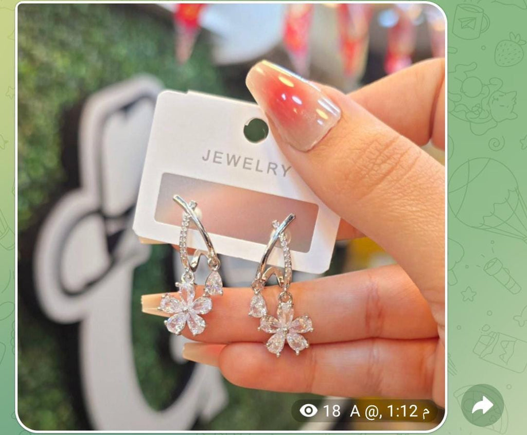 حلق بلاتين فصوص زيركون 💎💖
السعر ١٠٠
