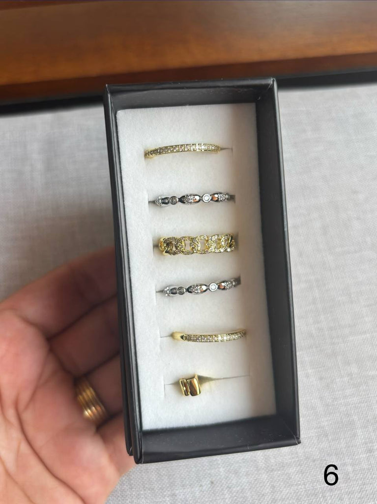 خاتم بلاتين ٥×١💍✨
شكل رقم ٦ مقاس ١٧⚡️
السعر ٢٠٠ للعلبه🔥🔥