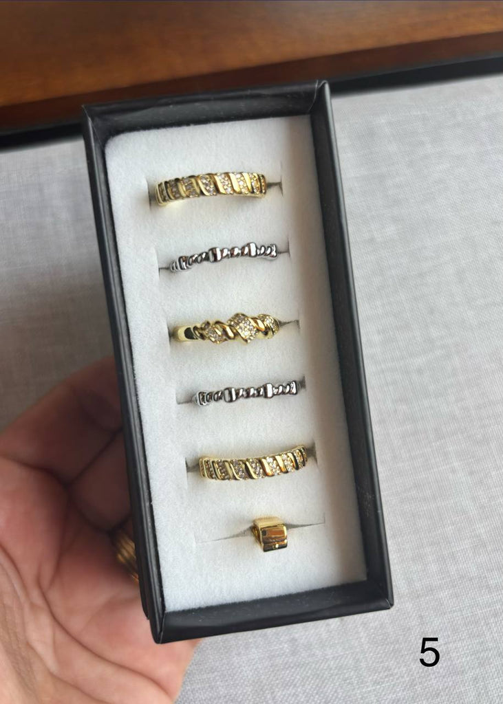 خاتم بلاتين ٥×١💍✨
شكل رقم ٥ مقاس ١٧⚡️
السعر ٢٠٠ للعلبه🔥🔥