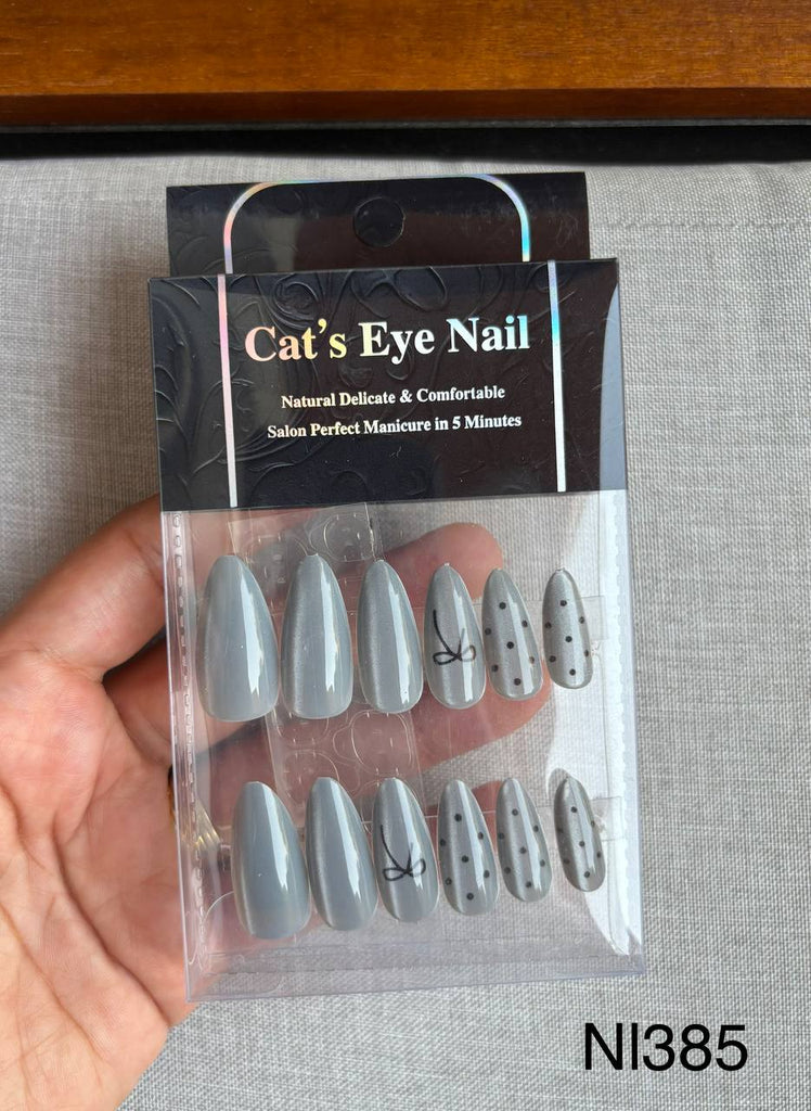 ضوافر ١٢ ضافر almond shape  + لزق سيليكون السعر ٣٠ (nl385)