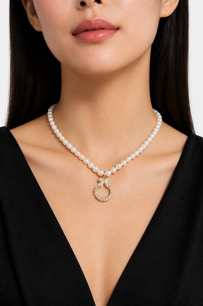 سلسه لولي ب دلايه✨
السعر ٦٠ فيونكة و دايرة