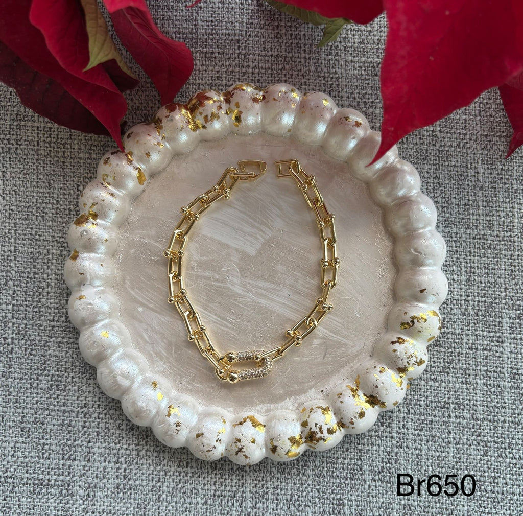 انسيال دهب صيني gold plated
فصوص زيركون زي المستخدمة في الدهب
سعر القطعة ١٠٠ (br650)