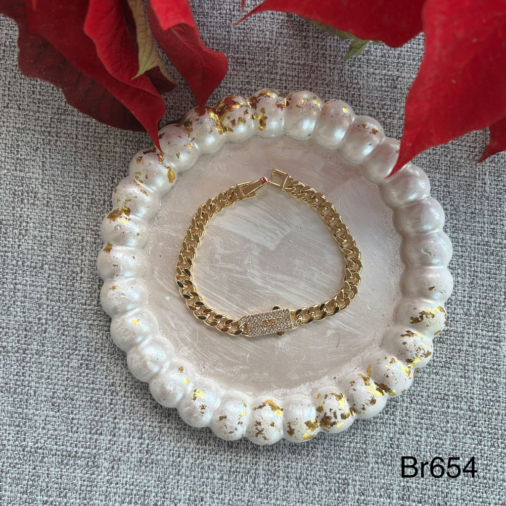 انسيال دهب صيني gold plated
فصوص زيركون زي المستخدمة في الدهب
سعر القطعة ١٠٠ (br654)