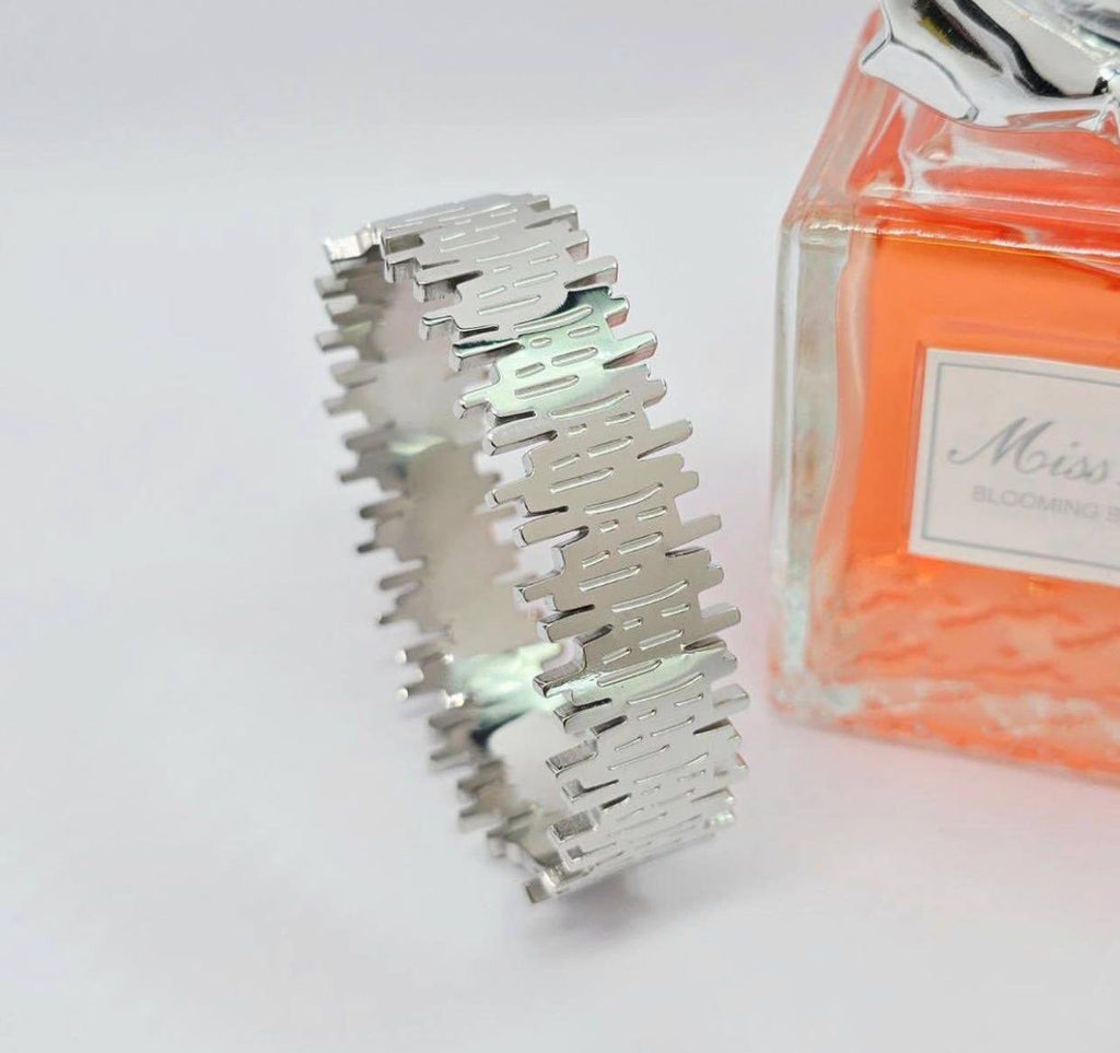 Selver Bangles 💋✨✨
ستانليستيل 
ترند الصيف💋
السعر ١٥٠