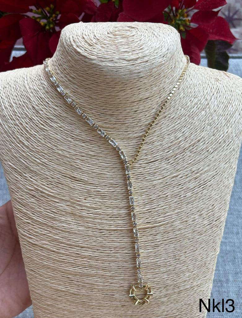 سلسلة طويلة gold plated  
فصوص زيركون 
السعر ١٣٥ (nkl3)