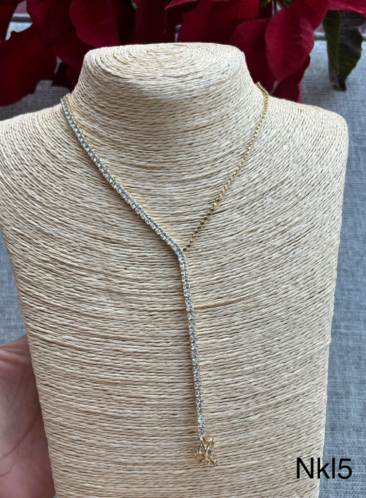 سلسلة طويلة gold plated  
فصوص زيركون 
السعر ١٣٥ (nkl5)