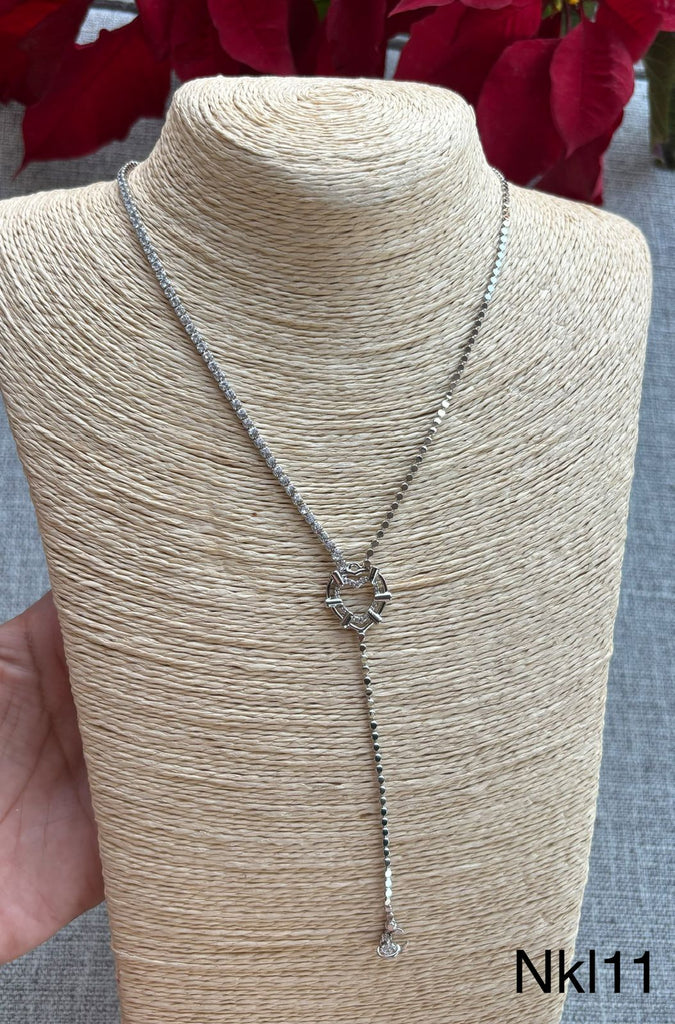 سلسلة طويلة gold plated  
فصوص زيركون 
السعر ١٣٥ (nkl11)