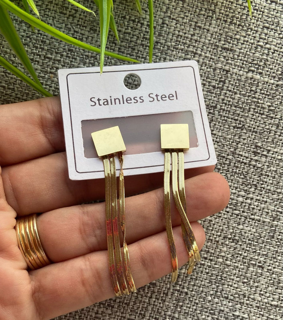 حلق ستانلس stainless steel  السعر ٨٠ شكل مربع