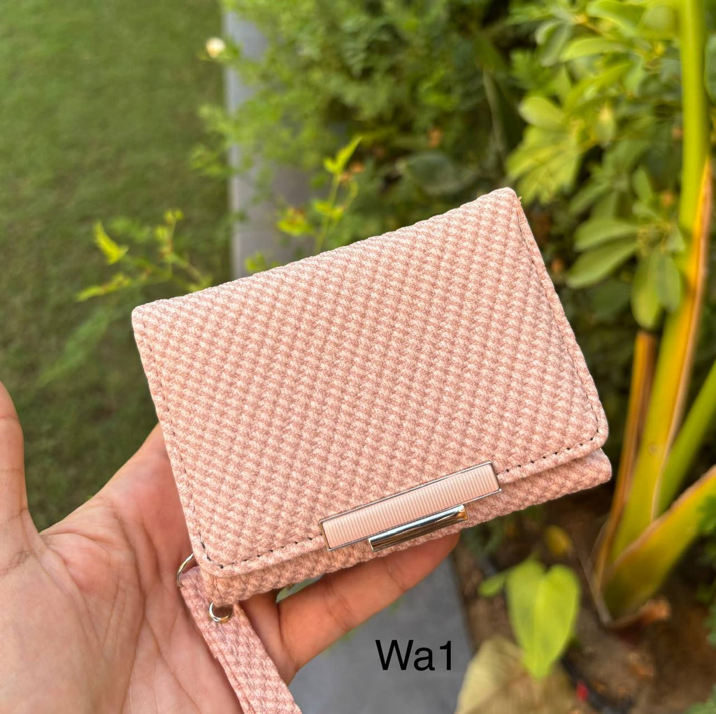 محفظة حريمي سوستة و كبسونة مقاس ١٣×٩ سم السعر ١٥٠ (wa1)
