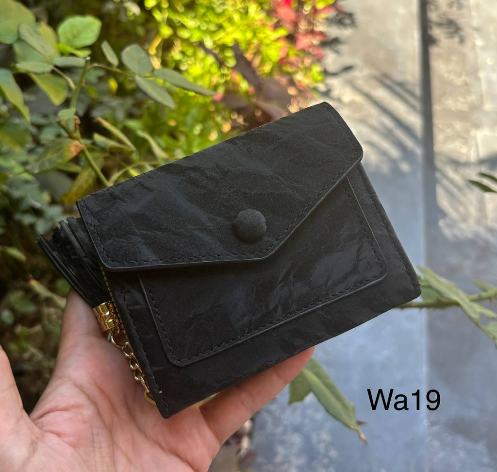 محفظة حريمي سوستة و كبسونة مقاس ١٣×٩ سم السعر ١٥٠ (wa19)