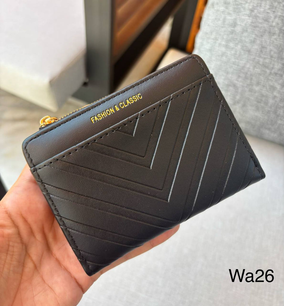 محفظة حريمي سوستة و كبسونة مقاس ١٣×٩ سم السعر ١٥٠ (wa26)