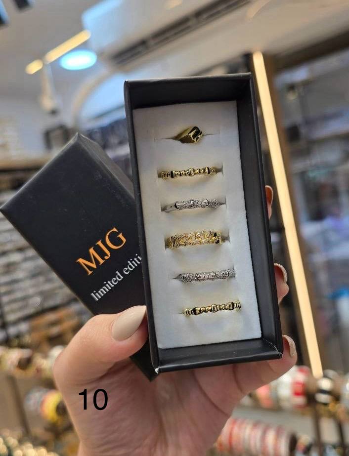 خاتم بلاتين ٥×١💍✨
شكل رقم ١٠ مقاس ١٨⚡️
السعر ٢٠٠ للعلبه🔥🔥