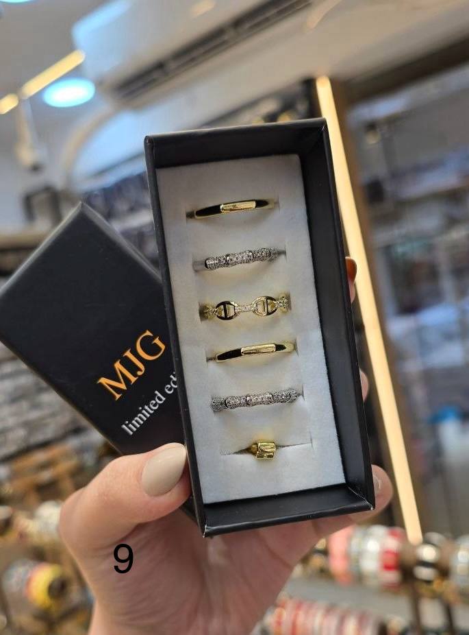 خاتم بلاتين ٥×١💍✨
شكل رقم ٩ مقاس ١٨⚡️
السعر ٢٠٠ للعلبه🔥🔥