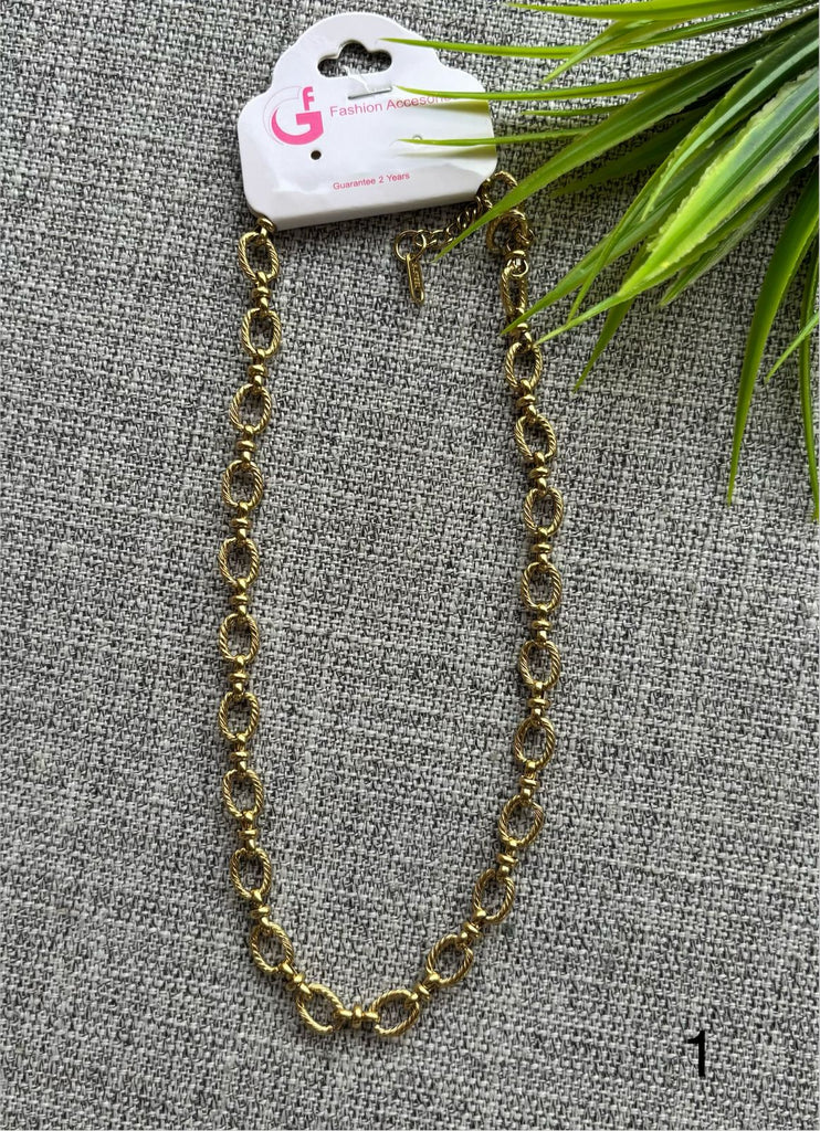 كوليه شبيه الدهب stainless steel السعر ١٠٠ رقم ١
