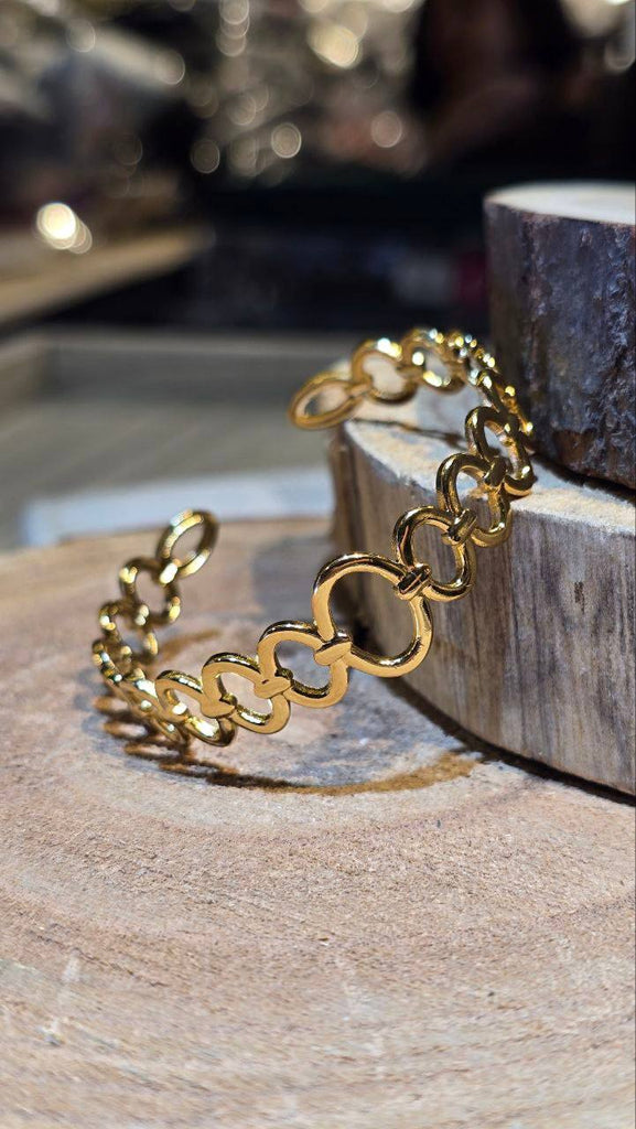 اسوره stainless steel ✨
السعر ٦٠🔥🔥 بيضاوي