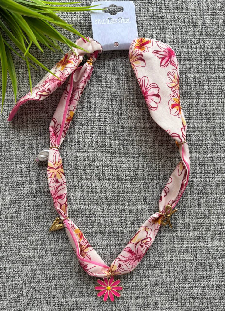 Scarf necklace 
stainless charms 
السعر ١٣٠