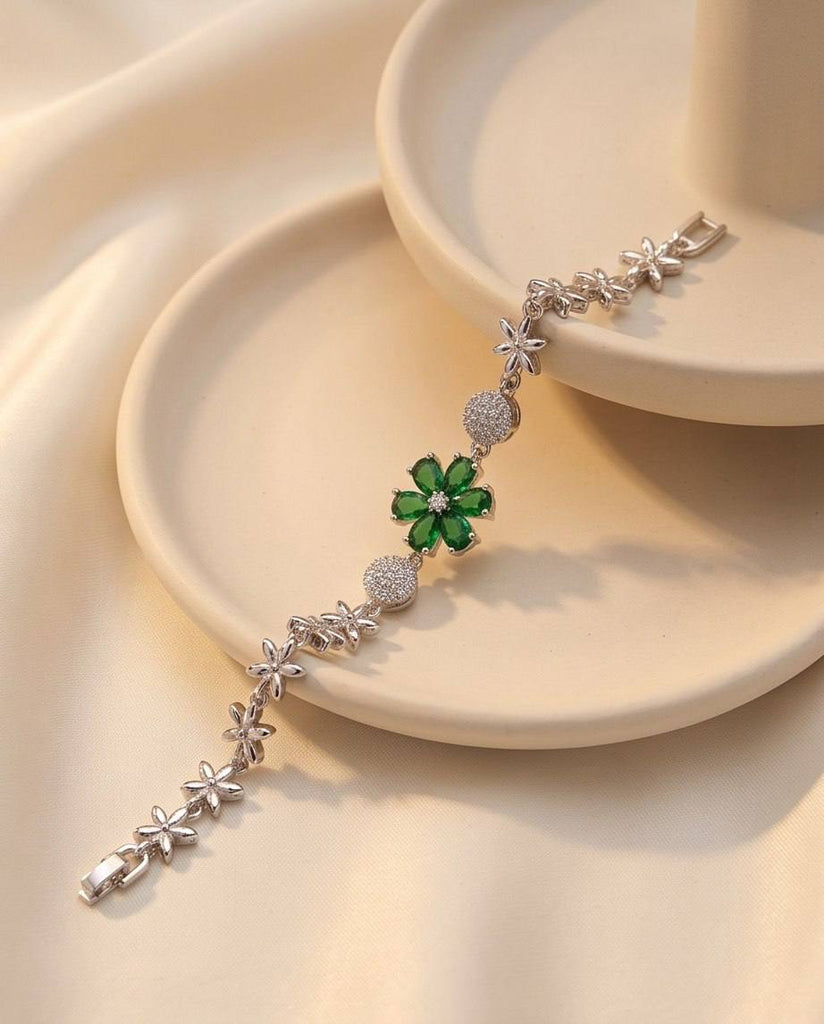 انسيال gold plated ✨️ 💛 
السعر ٤٠