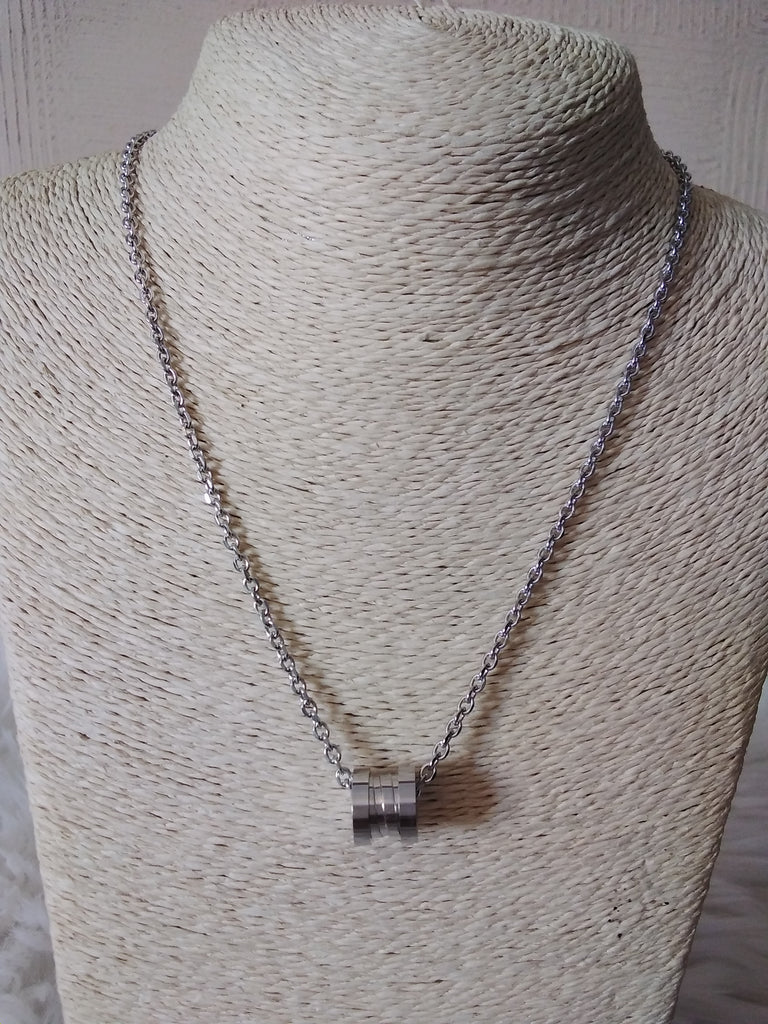 سلسلة  stainless steel مش بتغير لون السعر ٥٠
