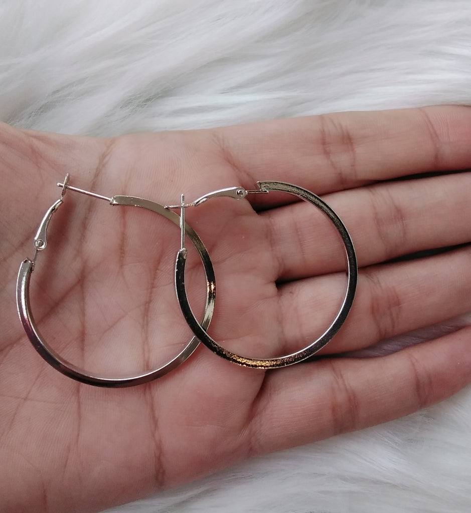 حلق طارة سيلفر حجم صغير السعر ١٠