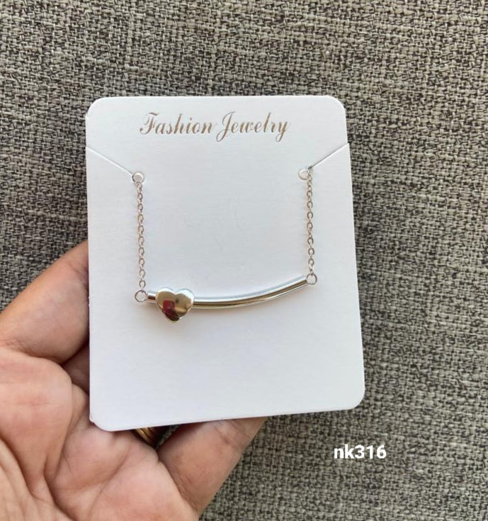 سلسلة  كوري قصيرة خامتها ممتازة مش بتغيير لون السعر ٢٥  (nk316)