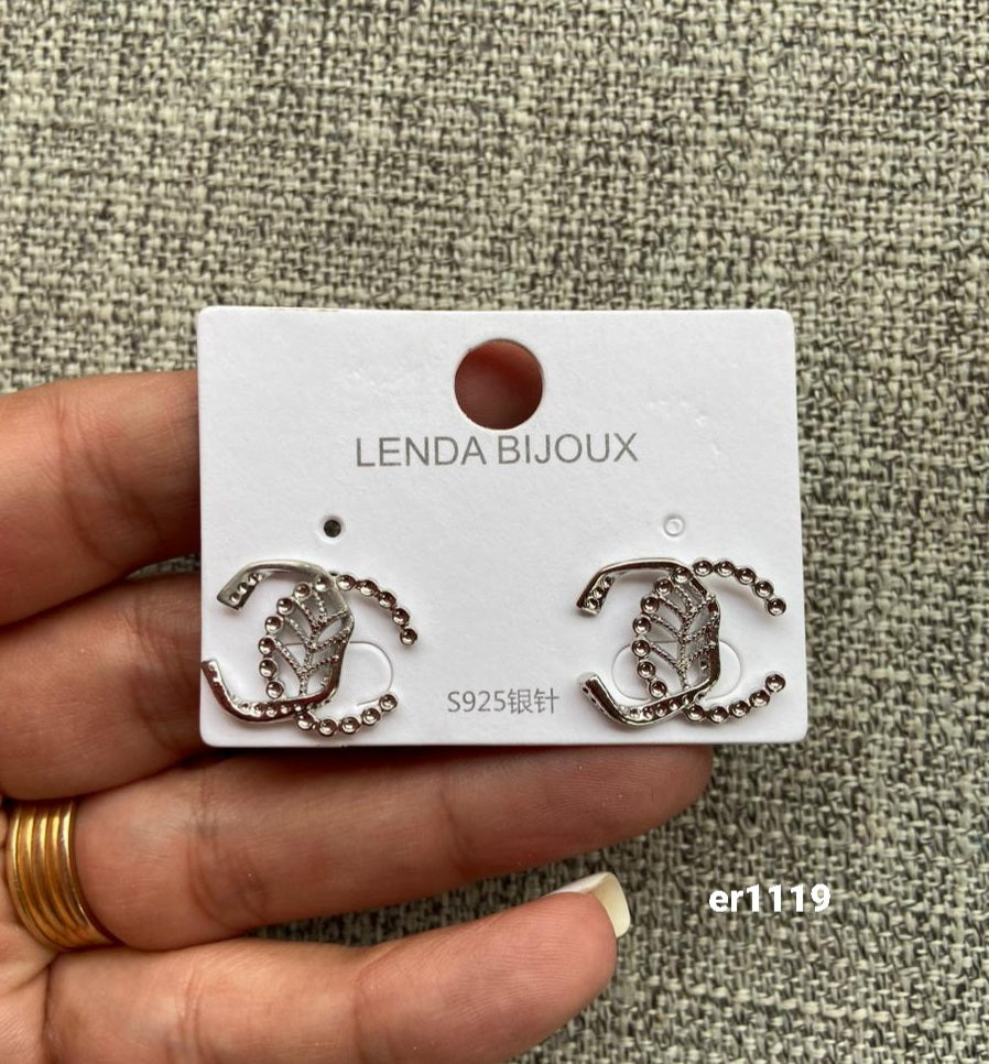 حلق مش بيغيير لون السعر ١٠ (er1119)