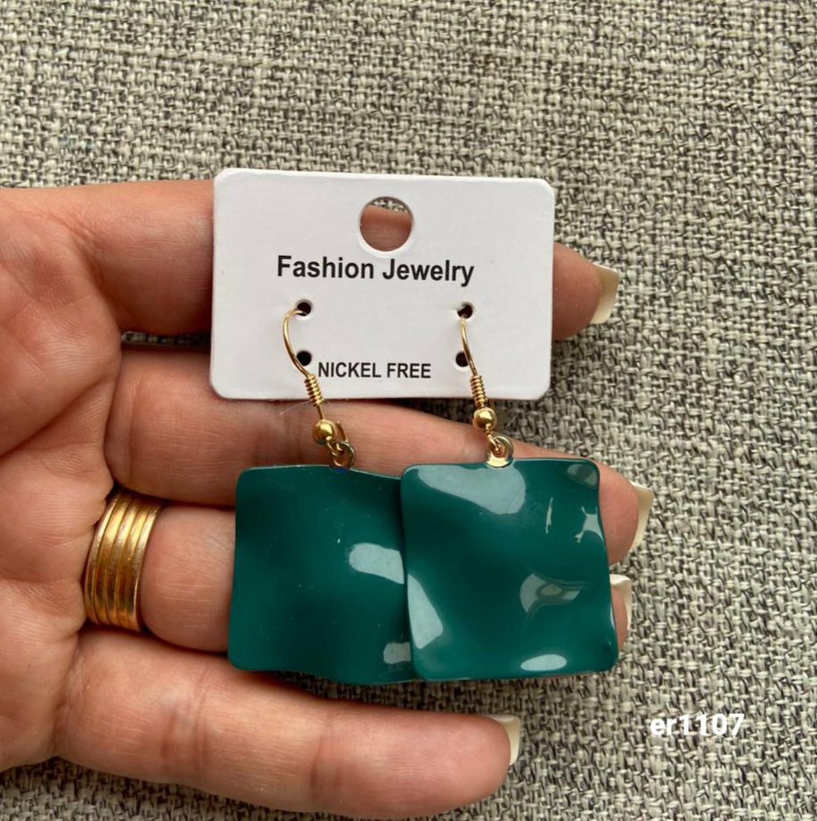حلق مش بيغيير لون السعر ١٠ (er1107)
