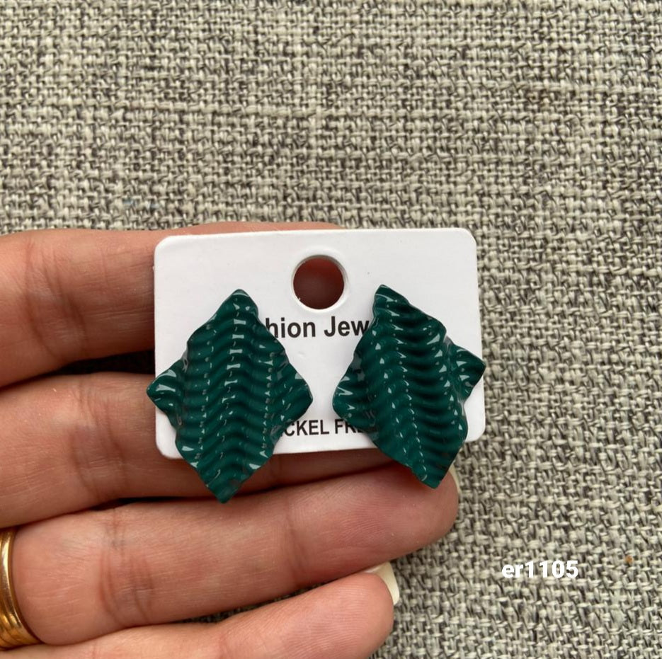 حلق مش بيغيير لون السعر ١٠ (er1105)